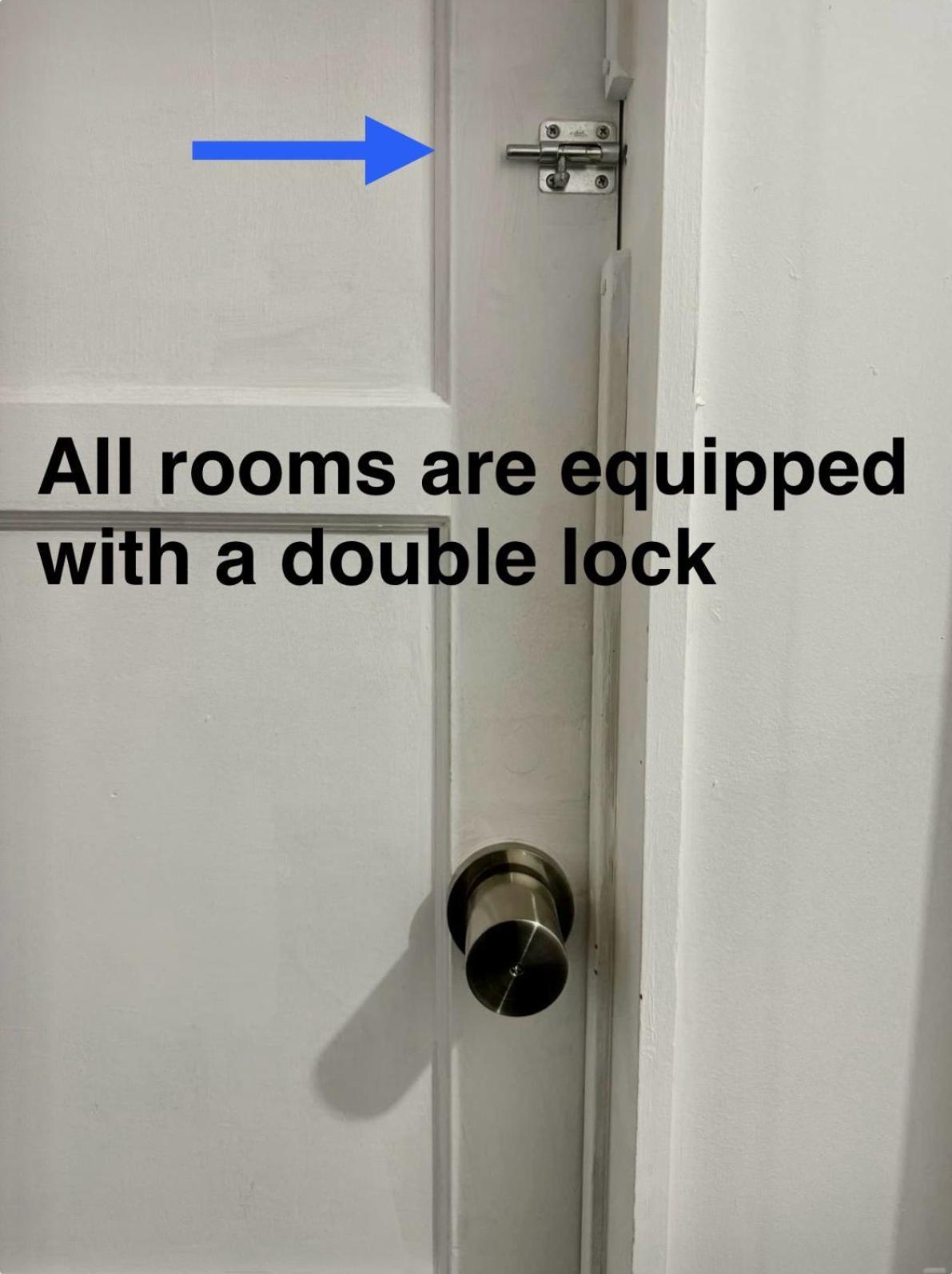 Private Room Tiny With Shared Bathroom Near Seatac Airport And Downtown Seattle Exterior photo